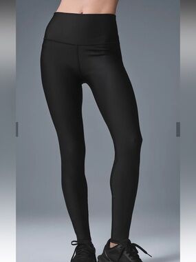 ALO Yoga High Waist Airlift Legging - Black, Size M